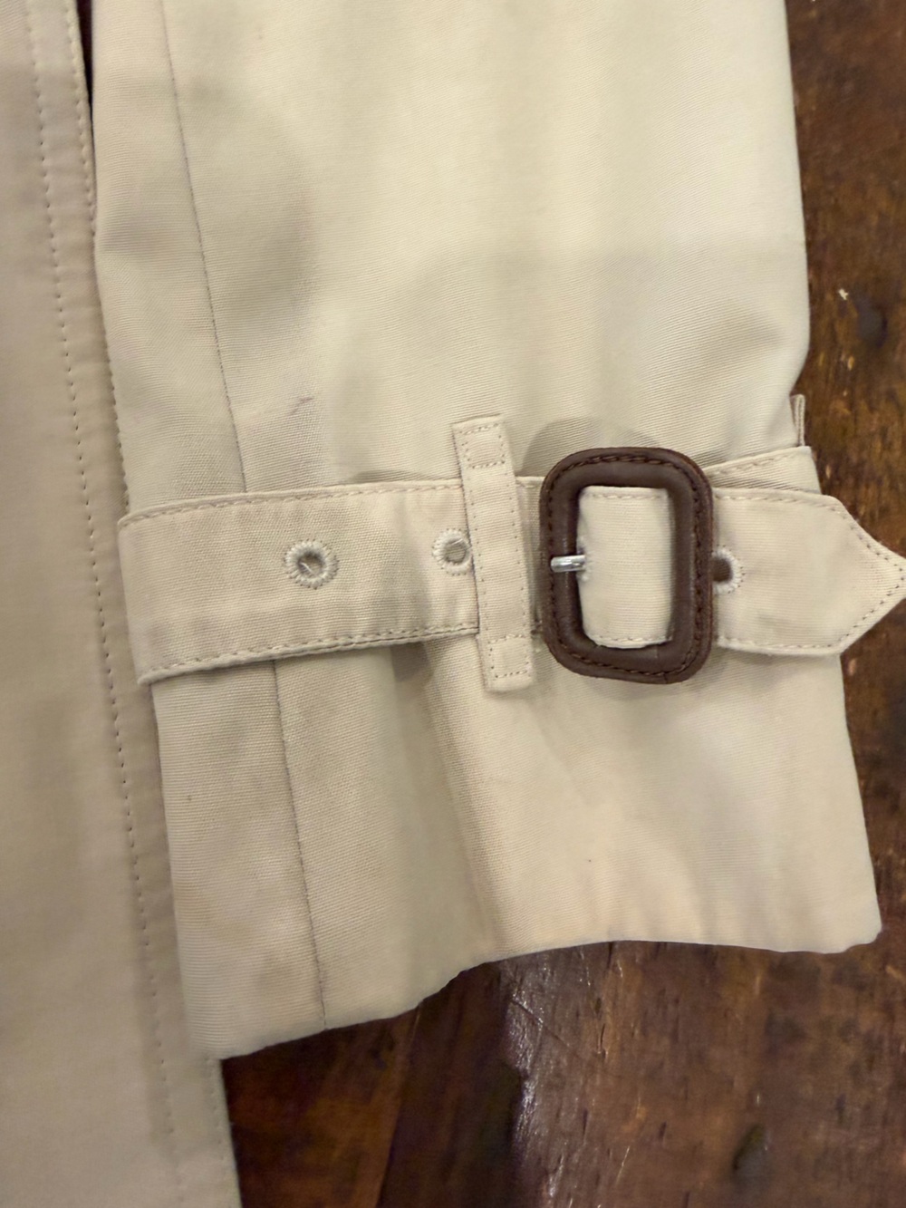 Burberry Beige Trench Coat with Signature Check Lining - Picture 4 of 11